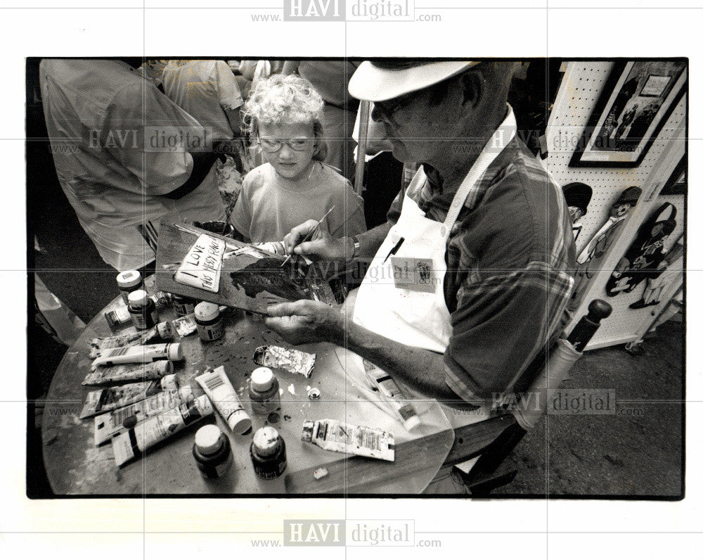 1991 Press Photo Allison Lozeau Leonard Hallen art fair - Historic Images