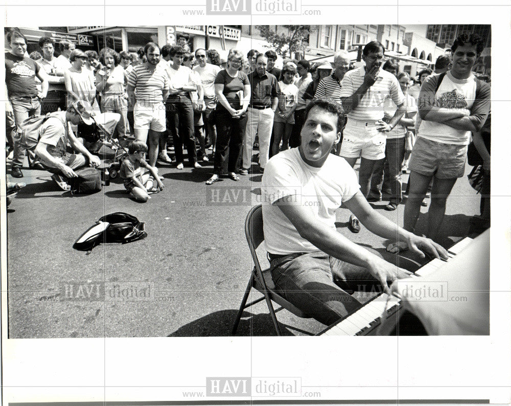 1984 Press Photo Ann Arbor Art Fair - Historic Images