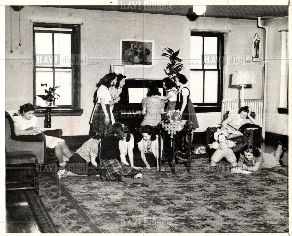 1972 Press Photo Guardian Angel Home orphanage girls - Historic Images