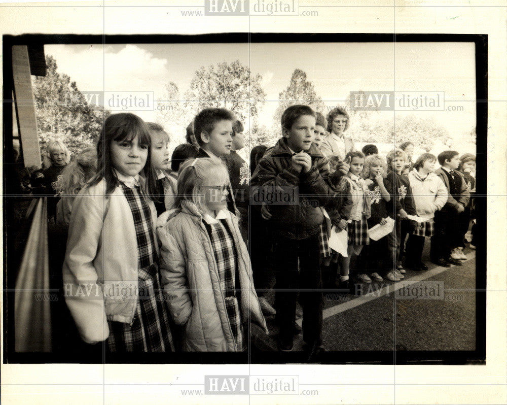 1988 Press Photo Blesses animals - Historic Images