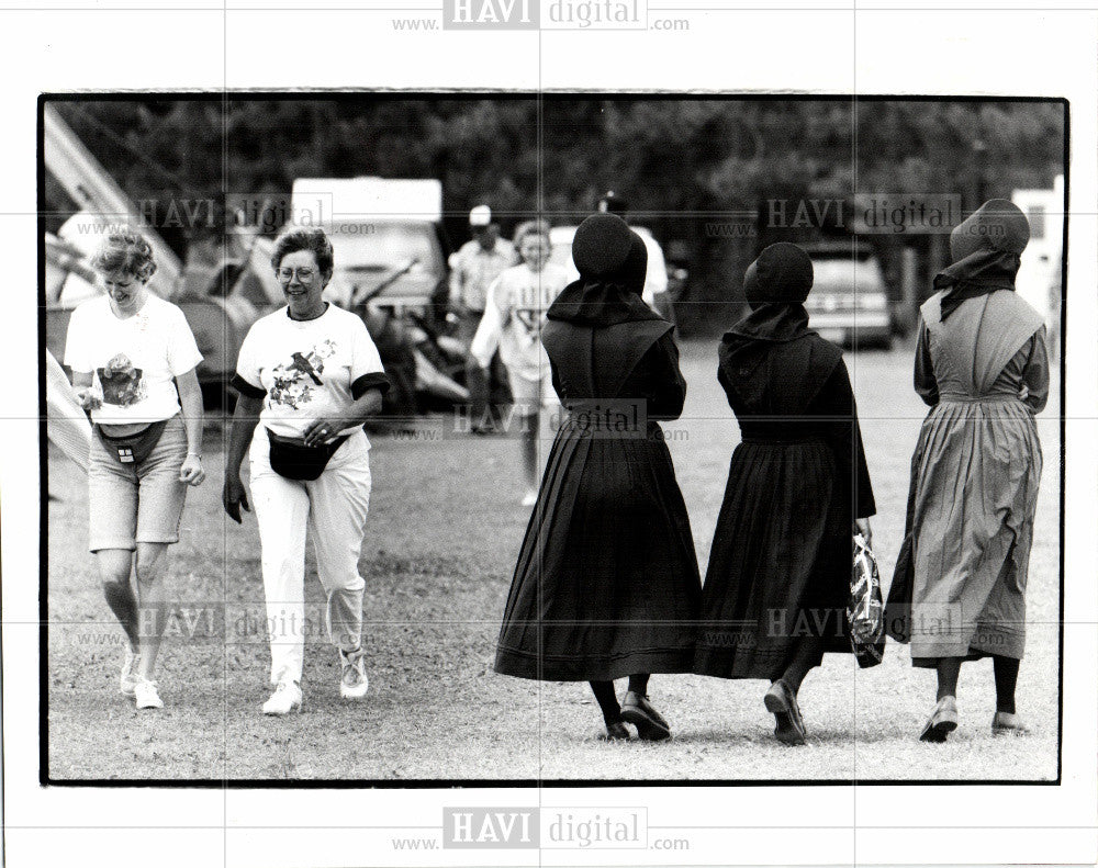 1991 Press Photo Amish Mennonites Christian Church - Historic Images