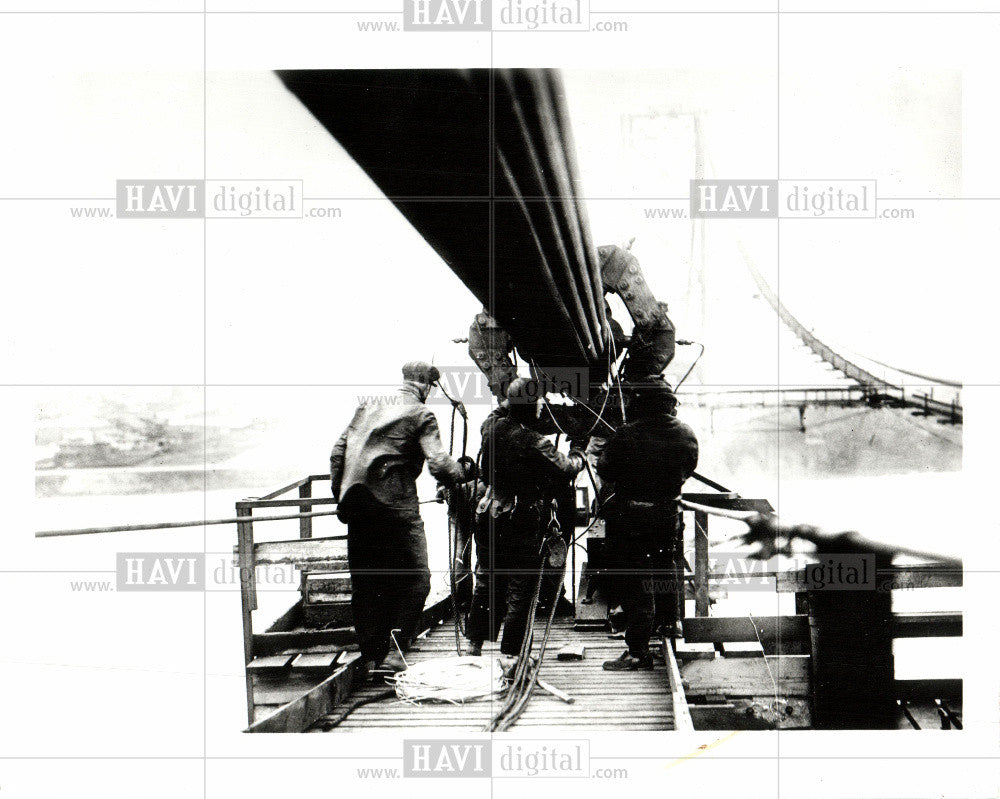 1985 Press Photo Ambassador Bridge Catwalk Detroit - Historic Images