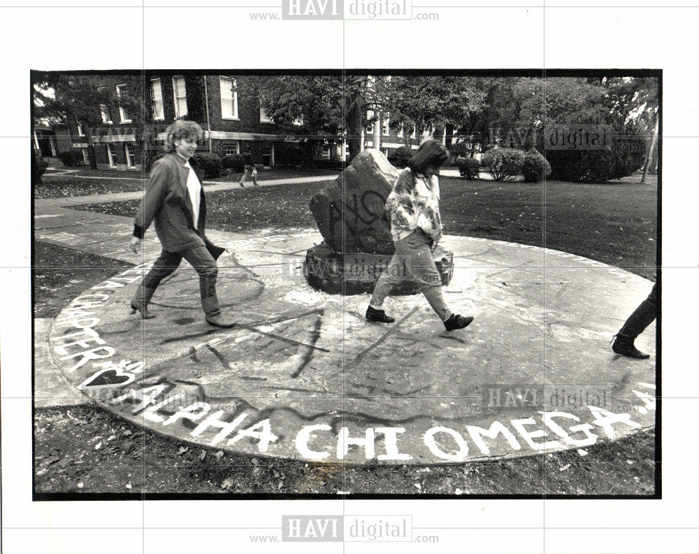 1986 Press Photo Albion College, Greek system - Historic Images