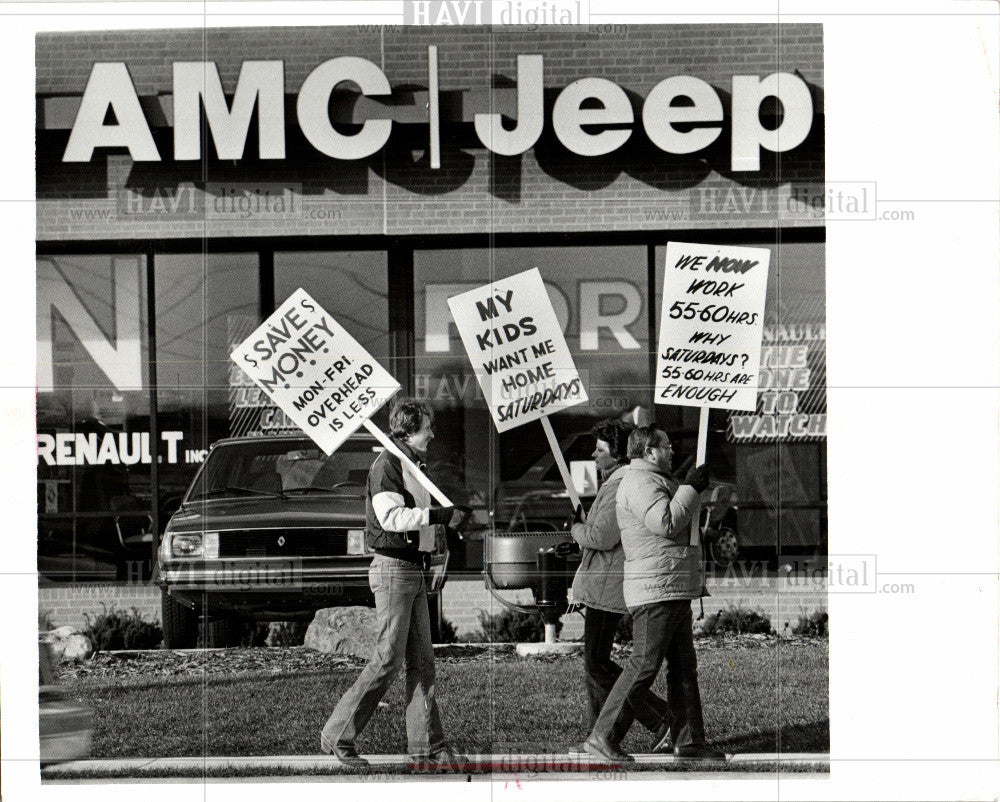 1984 Press Photo Automobile dealership AMC Jeep - Historic Images