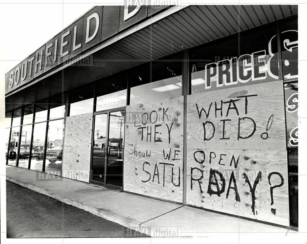 1984 Press Photo AUTOMOBILE DEALERSHIP - Historic Images