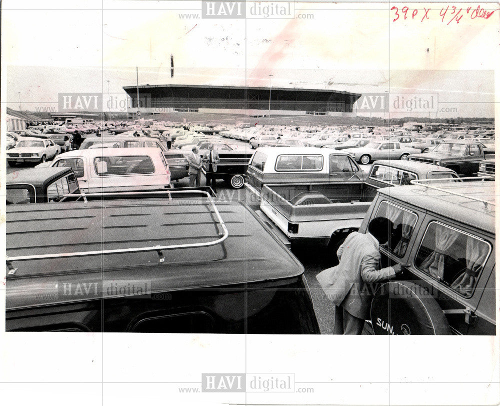 1980 Press Photo automobile dealership car sales - Historic Images