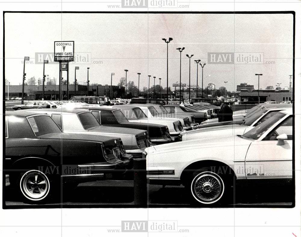 1985 Press Photo AUTOMOBILE DEELERSHIP - Historic Images