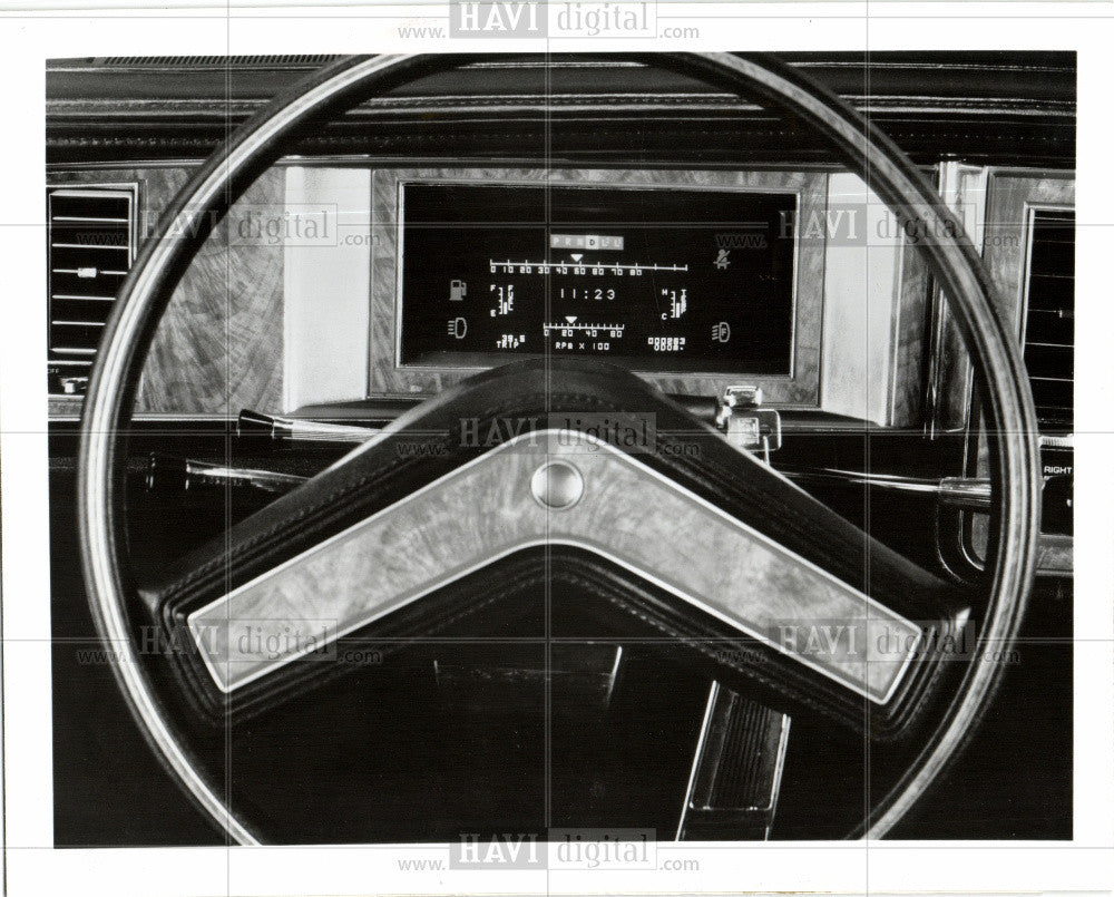 Press Photo Automobile-dashboard - Historic Images