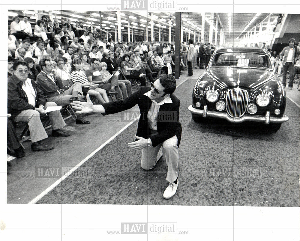 1982 Press Photo AUTOMOBILE AUCTION - Historic Images