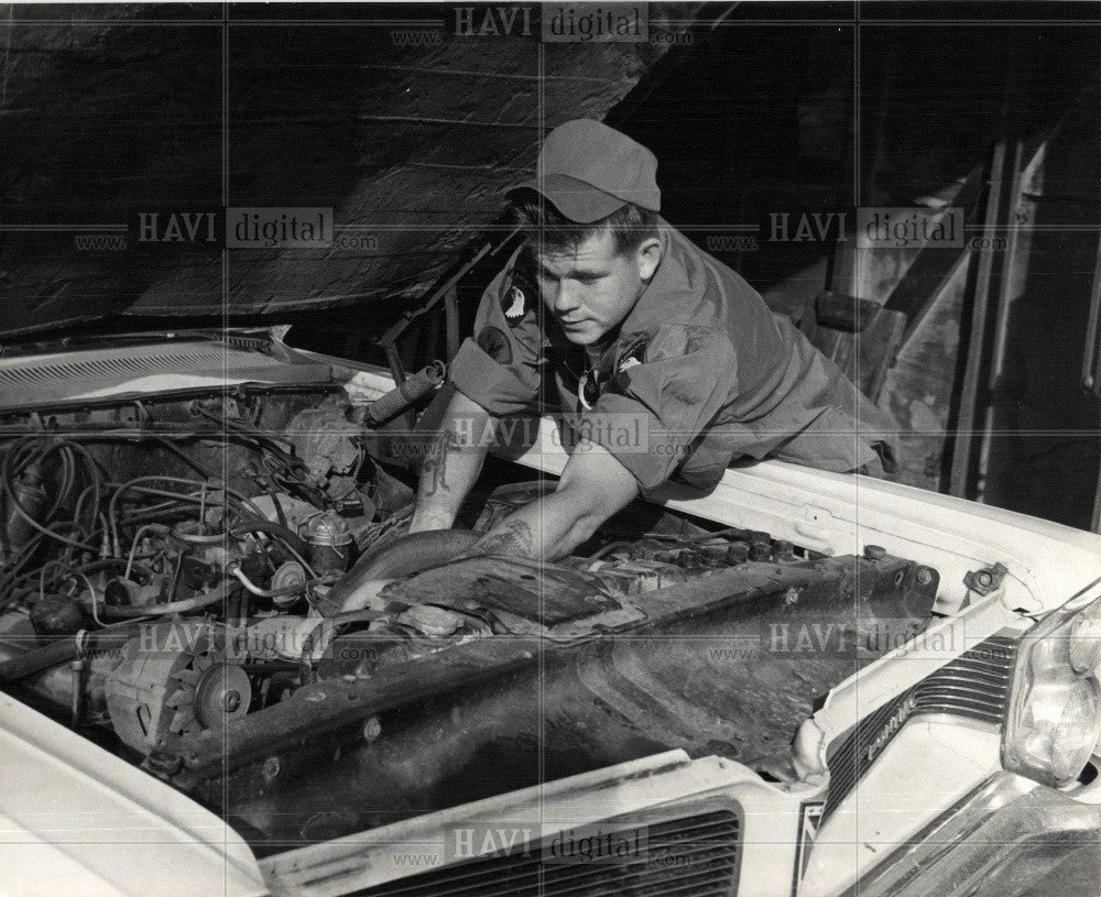 1969 Press Photo auto motor-vehicle passengers - Historic Images