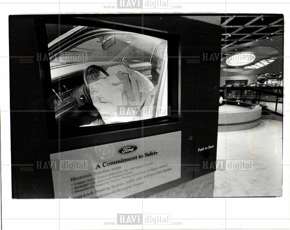 1991 Press Photo Air Bags, Ford Motor Co. - Historic Images