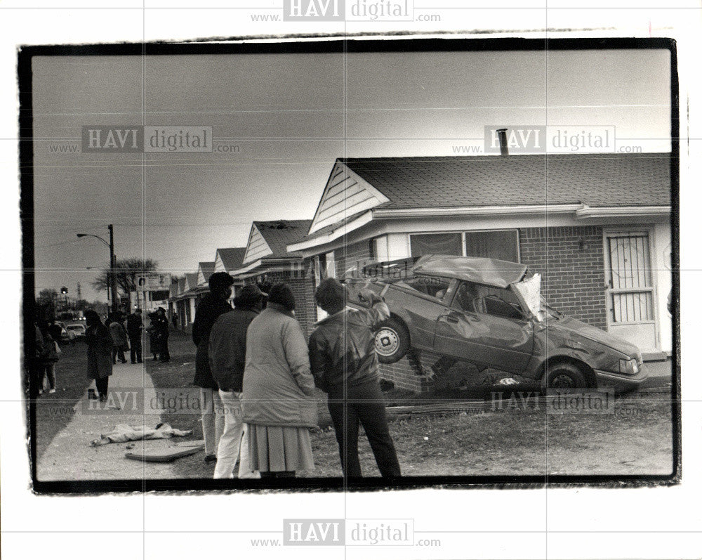 1990 Press Photo Car Accident - Historic Images