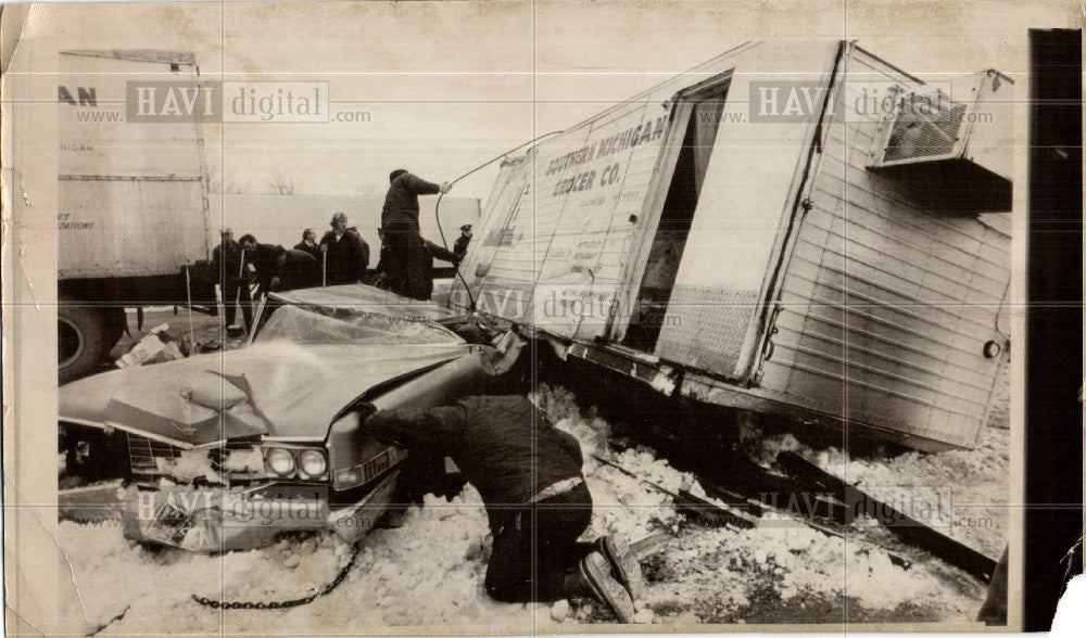 1974 Press Photo Automobile Accident - Historic Images