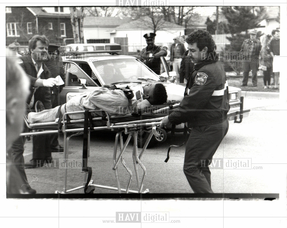 1992 Press Photo automobile accident injuries car chase - Historic Images