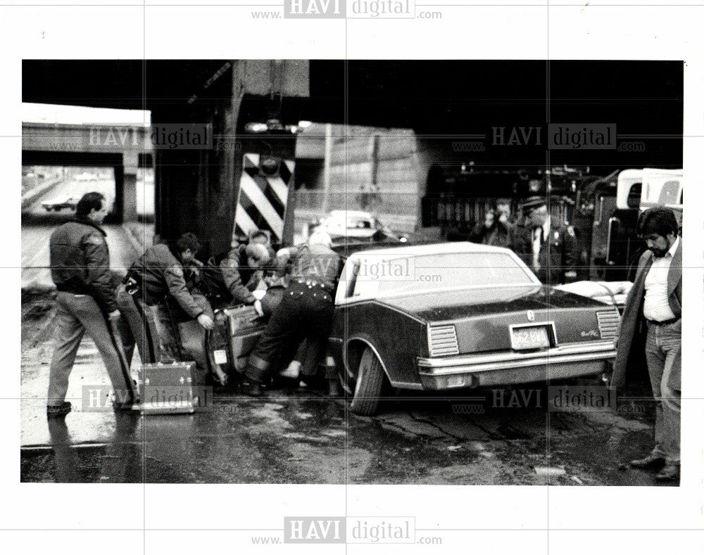 1985 Press Photo Car hijacked, owner killed, police - Historic Images