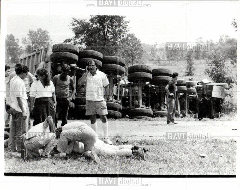 1988 Press Photo Frazie Barnes, injured truck driver - Historic Images