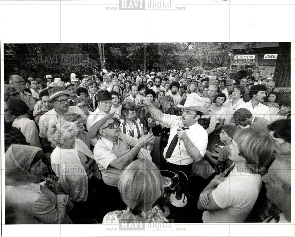 1980 Press Photo Southfield farm house auction - Historic Images