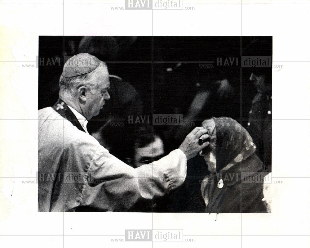 1973 Press Photo John Cardinal Dearden Ash Wednesday - Historic Images