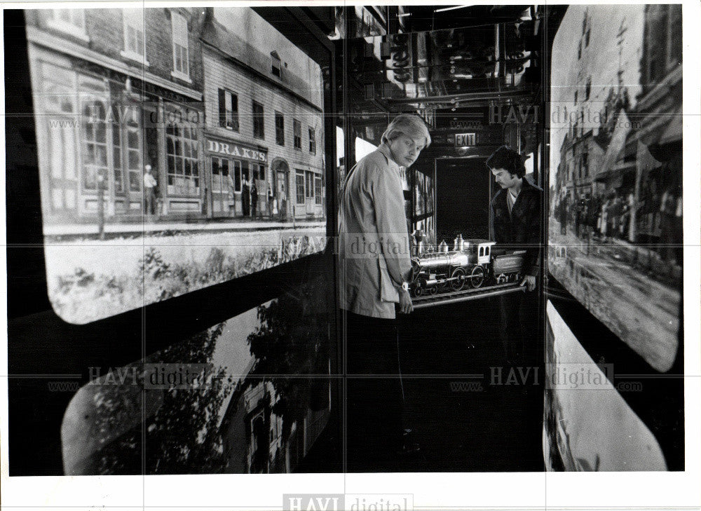 1977 Press Photo John Hohmann, Paul Tata, Artrain - Historic Images