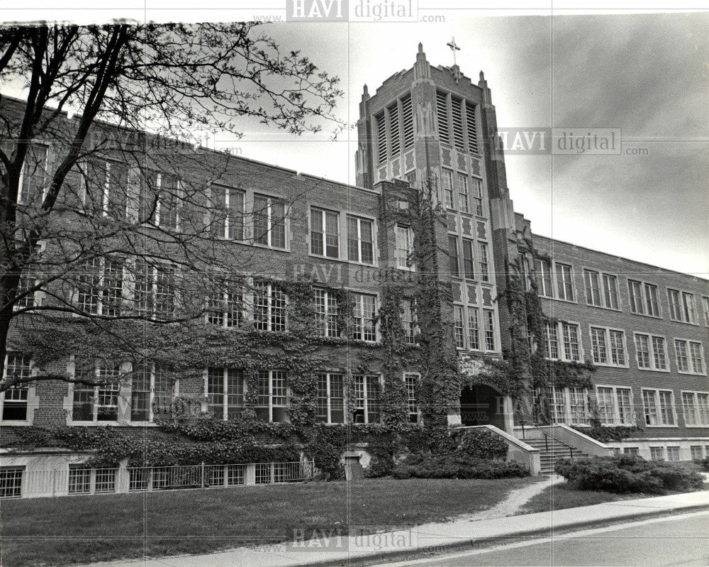 1986 Press Photo The Academic Building - Historic Images