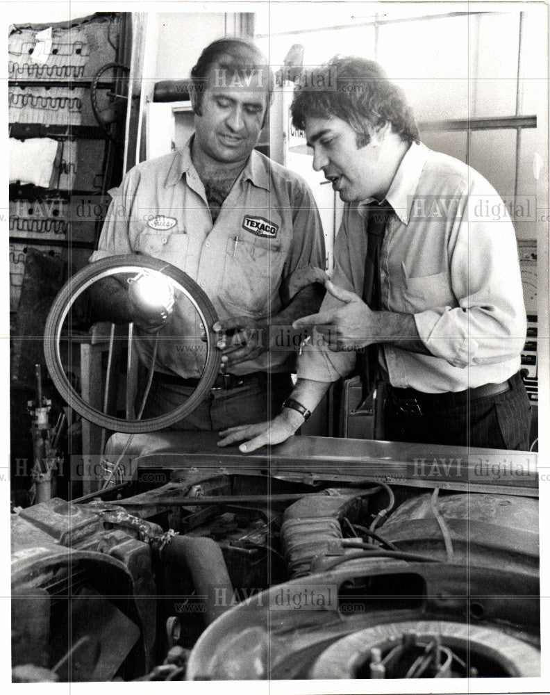 1977 Press Photo Auto Repair Ripoffs - Historic Images