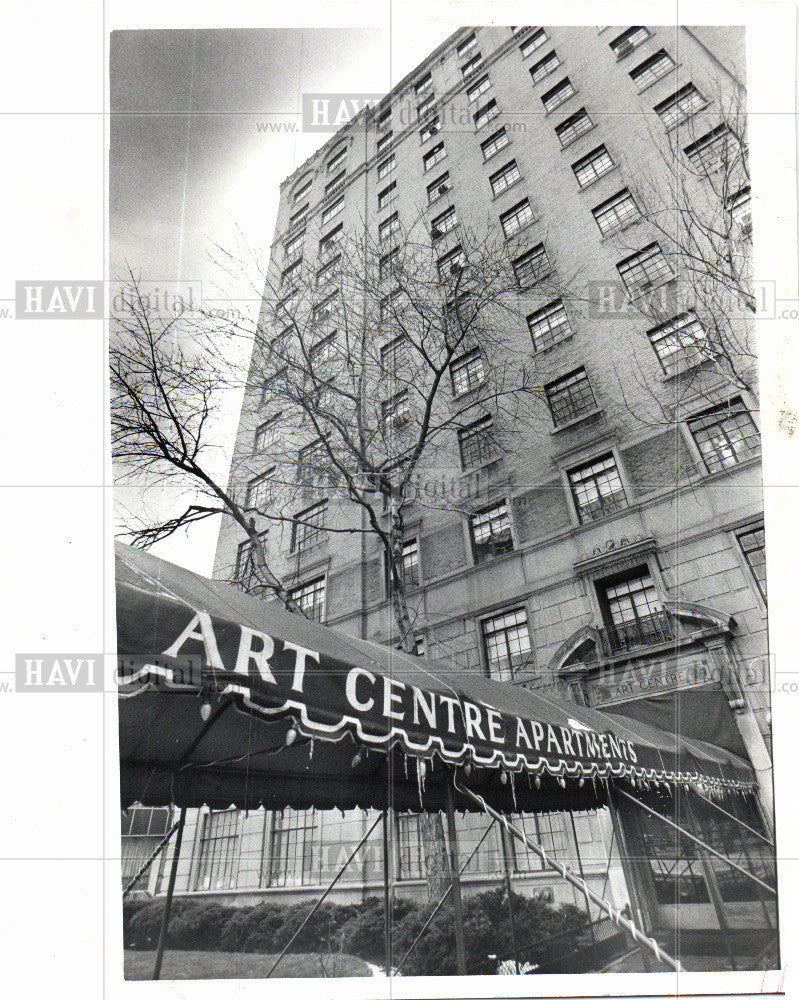 1975 Press Photo Art Centre Apartment 1975 - Historic Images