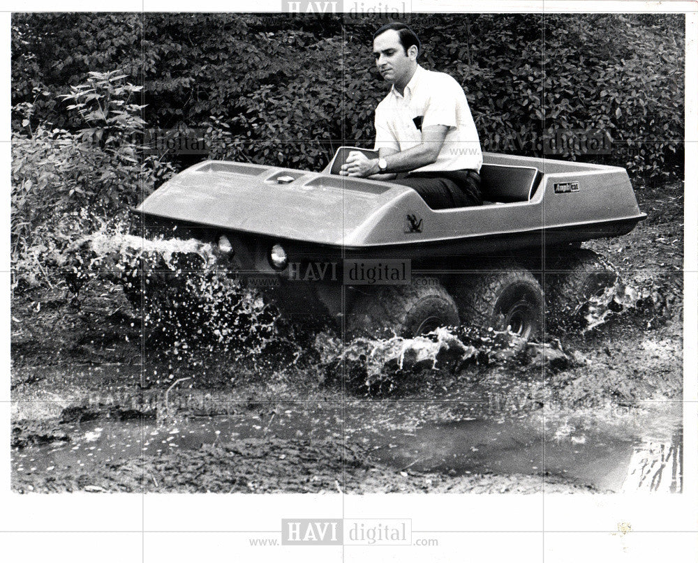 1968 Press Photo Amphicat Amphibious Vehicle Water - Historic Images