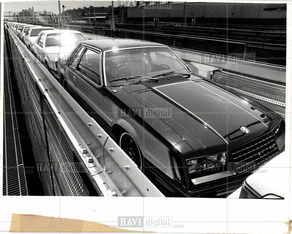 1980 Press Photo Cars railroad ship worldwide Michigan - Historic Images