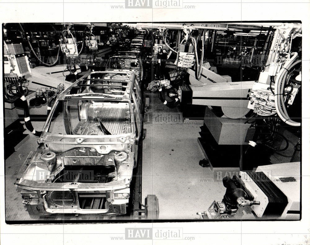 Press Photo Automatic spot line cars automotive - Historic Images