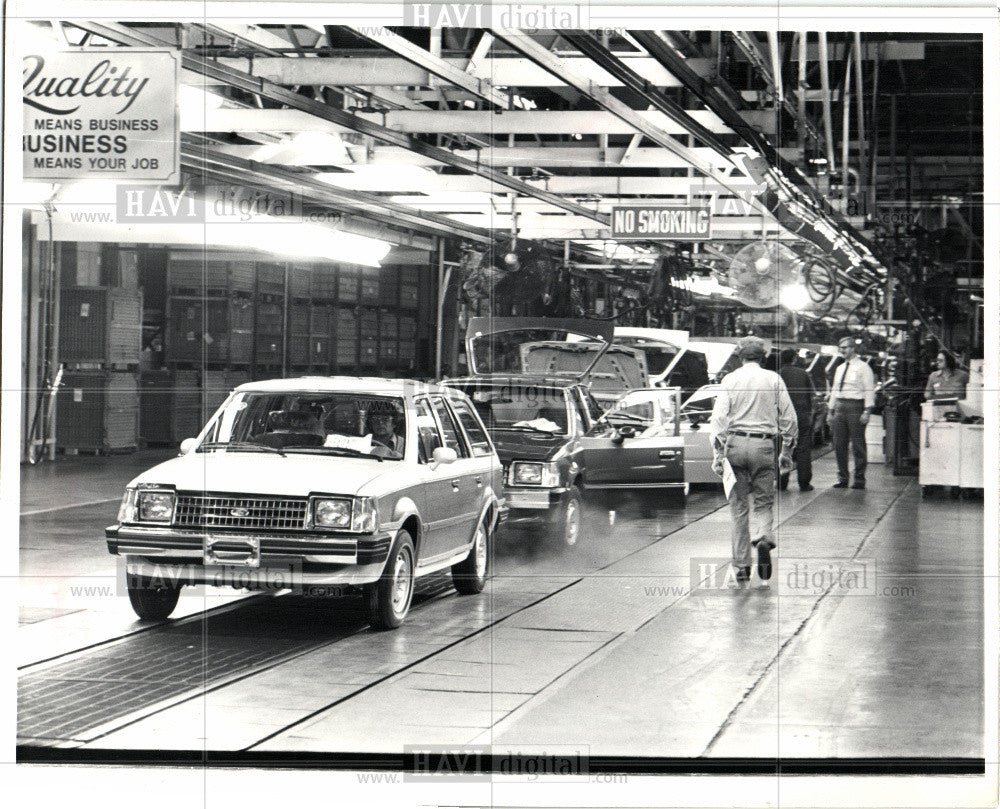 1983 Press Photo AUTOMOBILE ASSEMBLY LINE - Historic Images