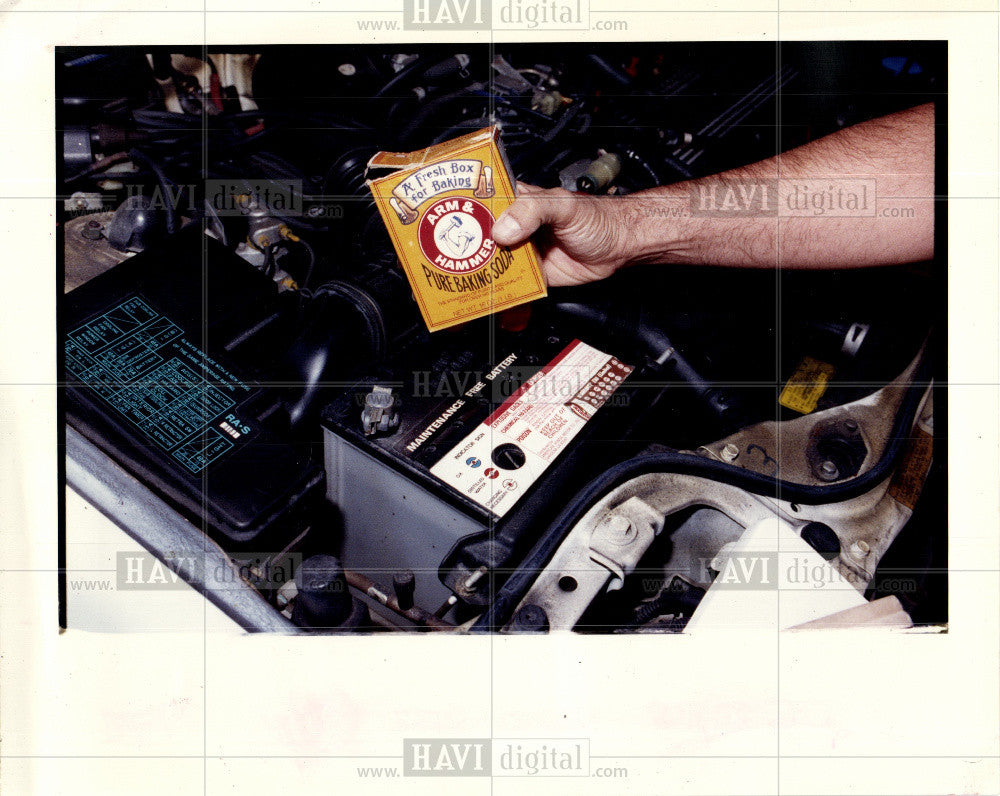 1992 Press Photo Automobile Battery - Historic Images