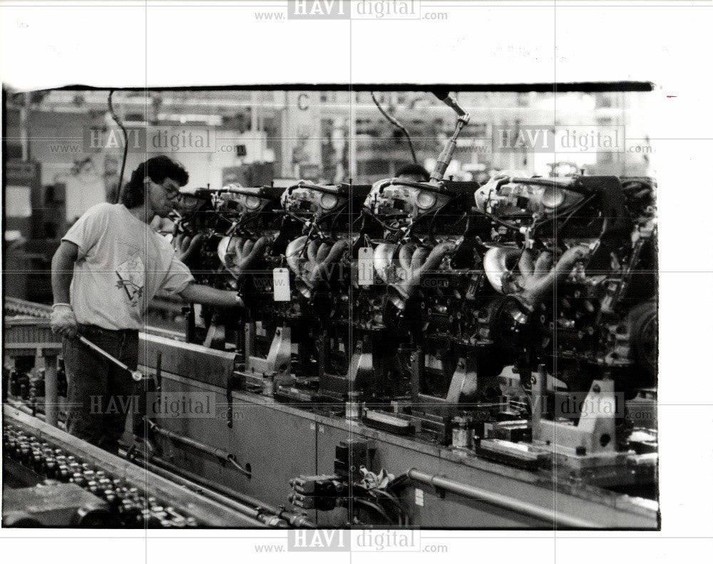 1989 Press Photo Automoile Engine - Historic Images