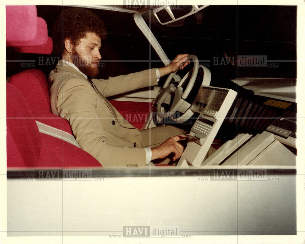 Press Photo car automobile transportation vehicle - Historic Images