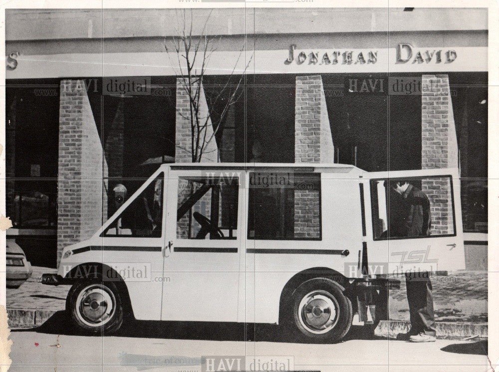 1973 Press Photo Electric Car Aderson&#39;s Vehicle Sales - Historic Images