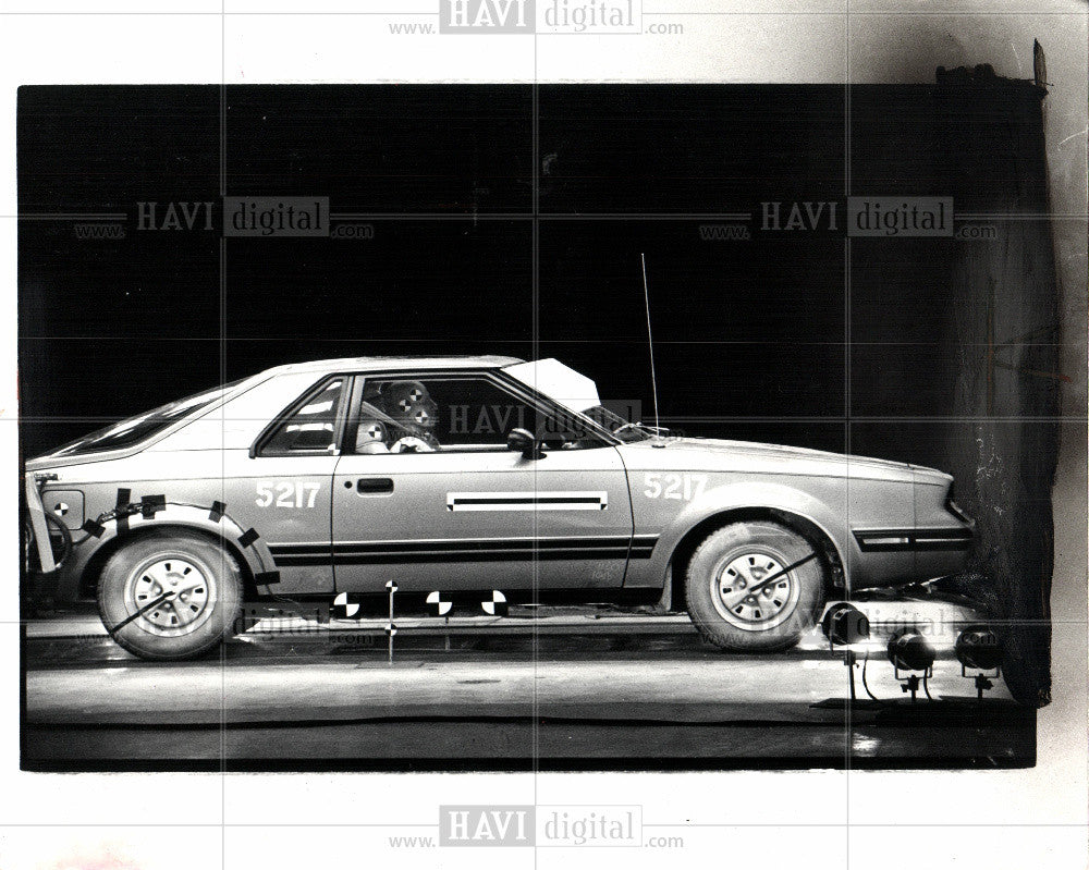 1983 Press Photo Automobile Safety Research - Historic Images