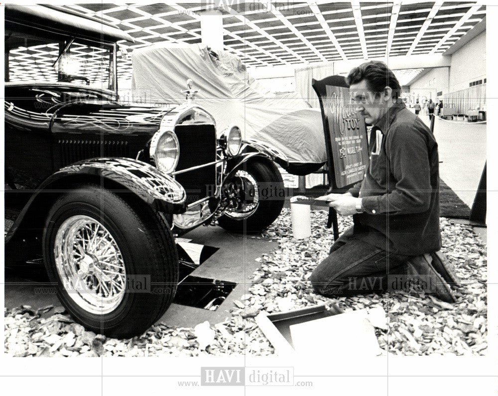 1982 Press Photo Ken Christy Washington Mich Model T - Historic Images