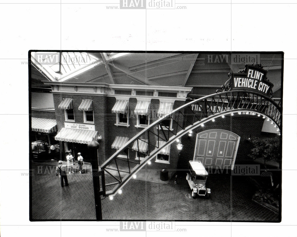 1990 Press Photo Autoworld, Flint Michigan - Historic Images