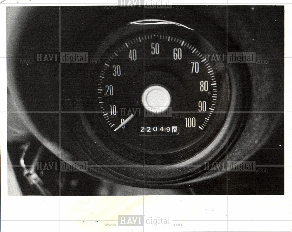 1975 Press Photo GM, speedometer, 85 mph - Historic Images