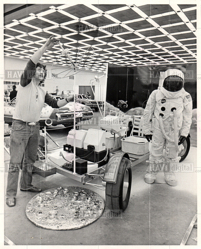 1973 Press Photo Sam Wade, Moon, Lunar vehicle - Historic Images
