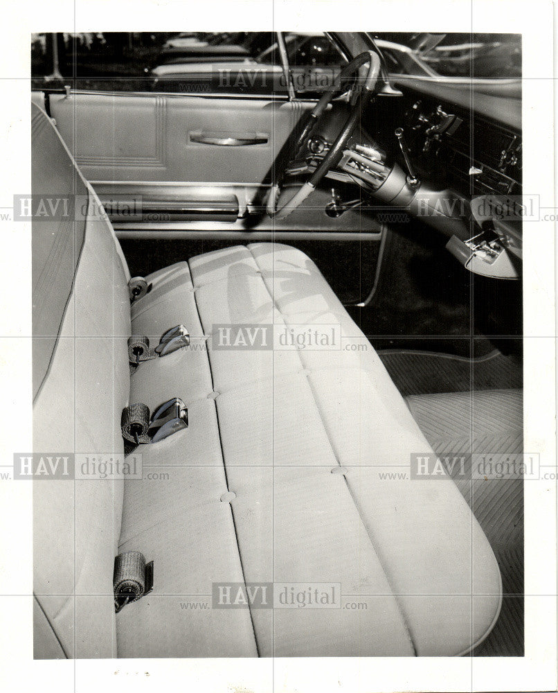 1963 Press Photo Seat belt automobile roll belt Borg - Historic Images