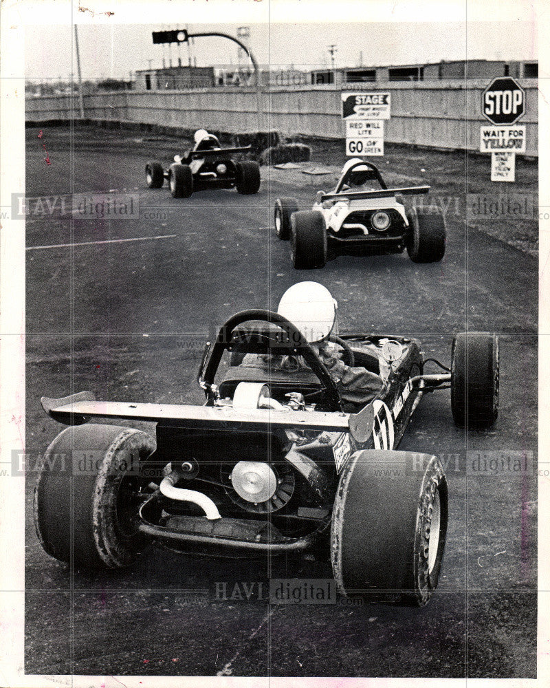 1975 Press Photo MINIATURE RACE COURSE - Historic Images