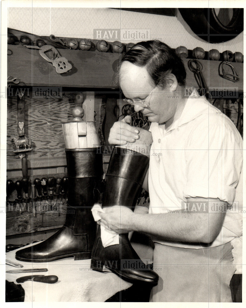 Press Photo Greenfield Village Workers Shines Boots - Historic Images