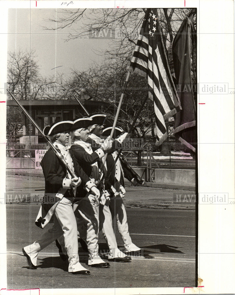 1975 Press Photo Continental Army, Parade - Historic Images