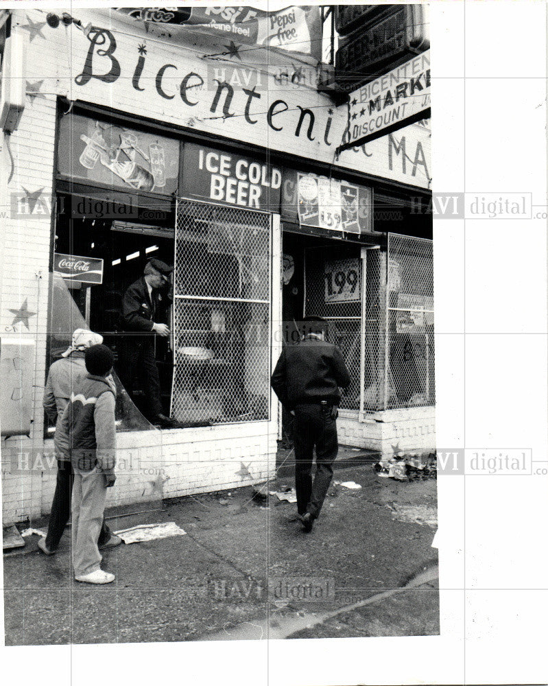 1983 Press Photo Bicentennial Market - Historic Images