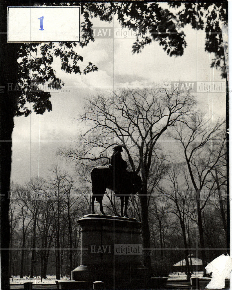 1933 Press Photo Belle Isle statue - Historic Images