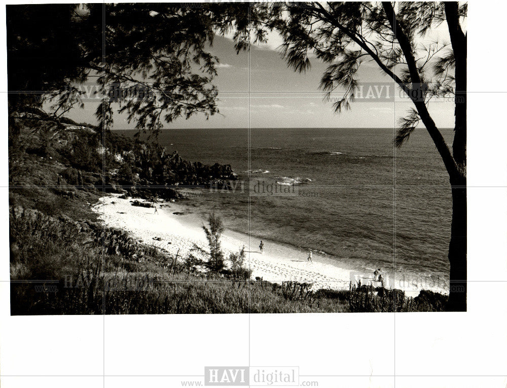 Press Photo Bermuda Beach - Historic Images