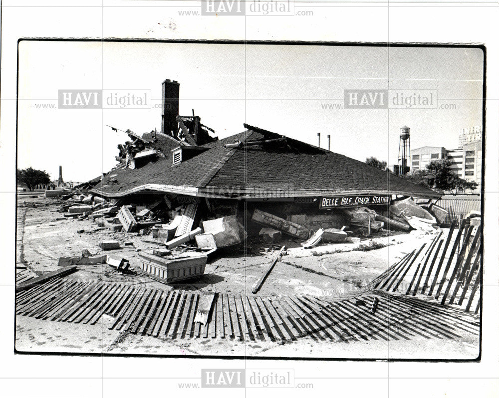 1980 Press Photo Belle Isle Coach station demolished - Historic Images