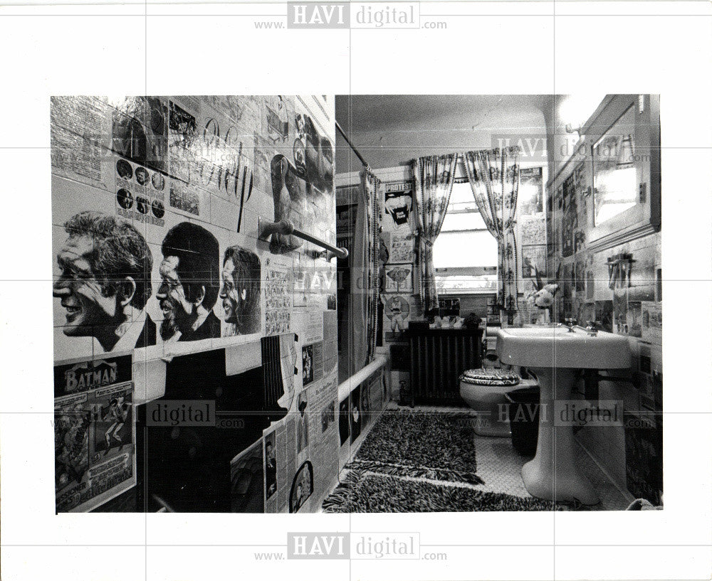 1974 Press Photo Bathroom   room - Historic Images