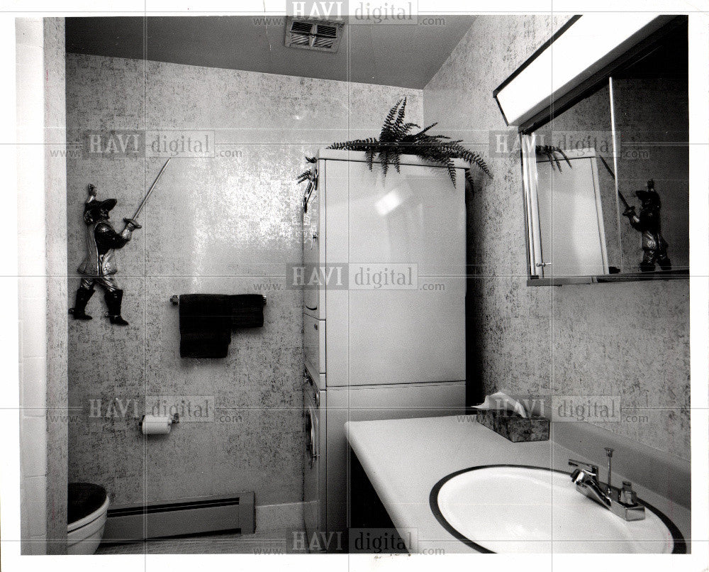 1970 Press Photo Independence Green Apts. bathroom - Historic Images