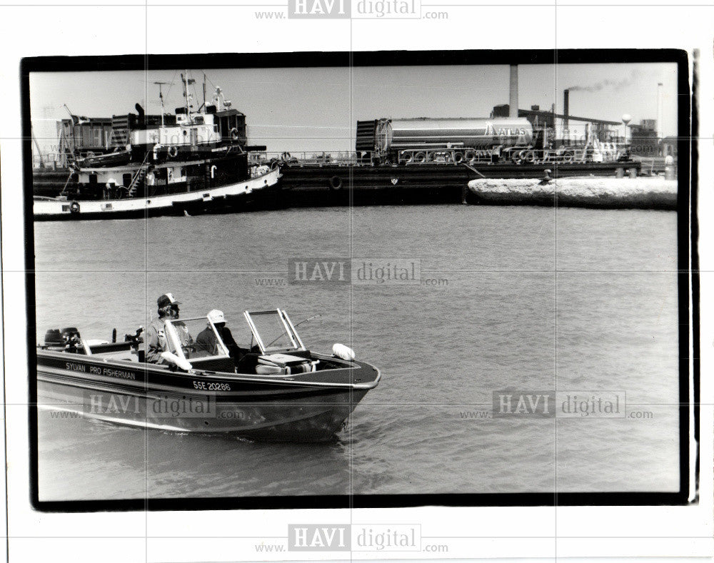 1990 Press Photo BARGE TRANSPORT TUGBOAT - Historic Images